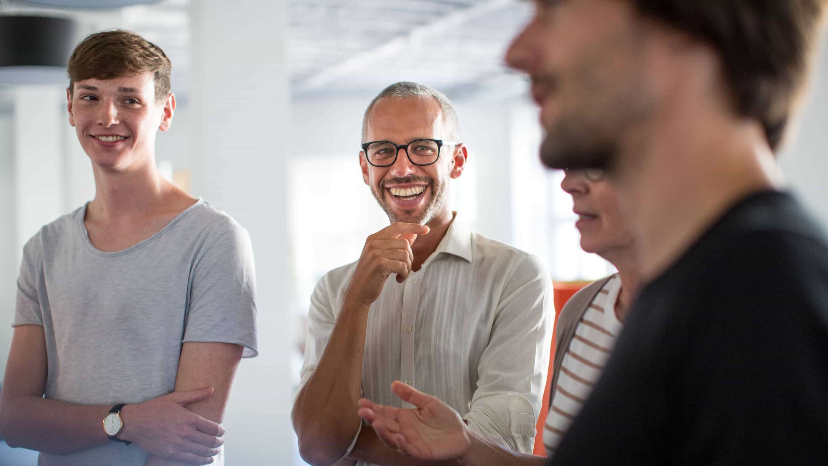 Start-Up - Start Up Team un gruppo di persone che parlano